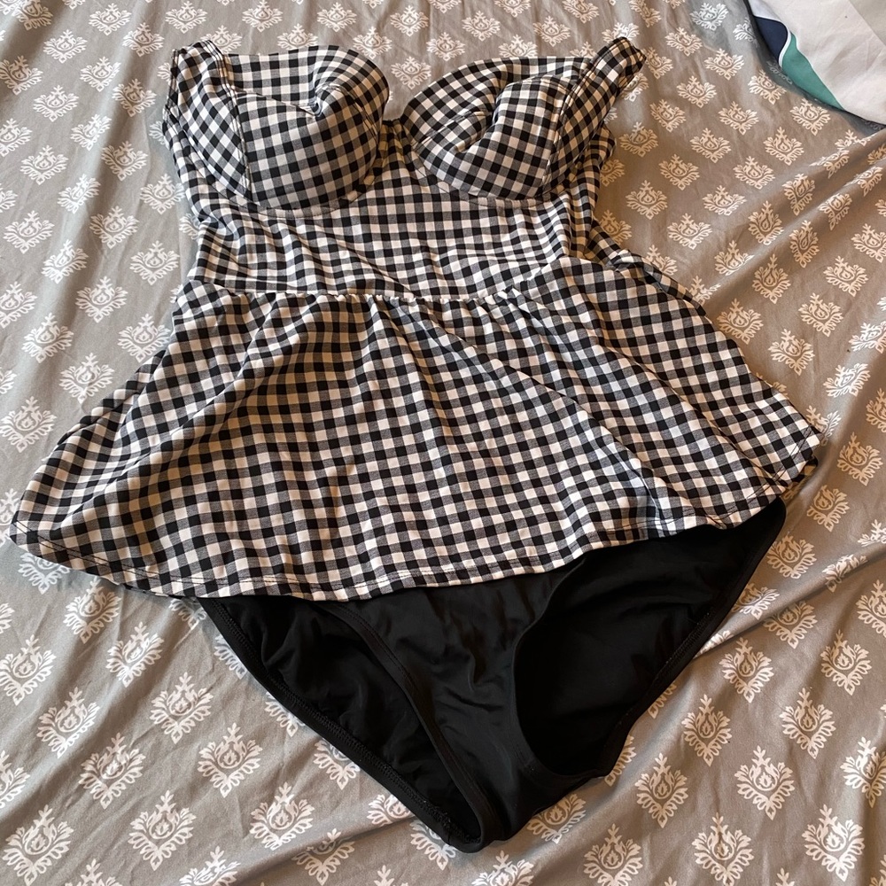 Torrid 1 piece bathing suit size 0